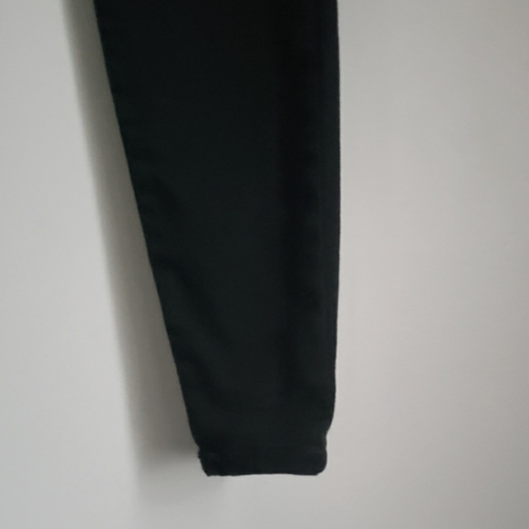 Universal Threads Pull-on High-Waisted Jegging - Picture 5 of 10